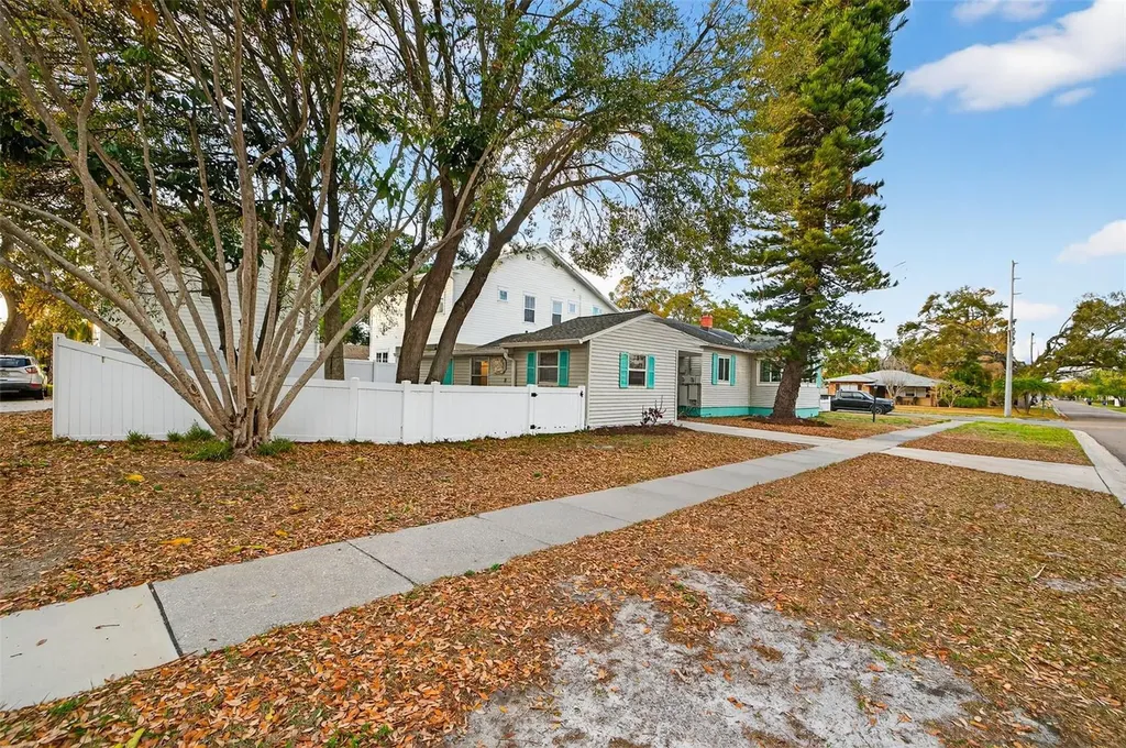 500 35th Avenue N St Petersburg FL 33704