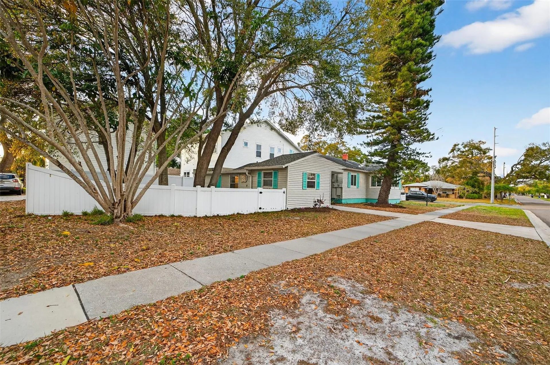 500 35th Avenue N St Petersburg FL 33704