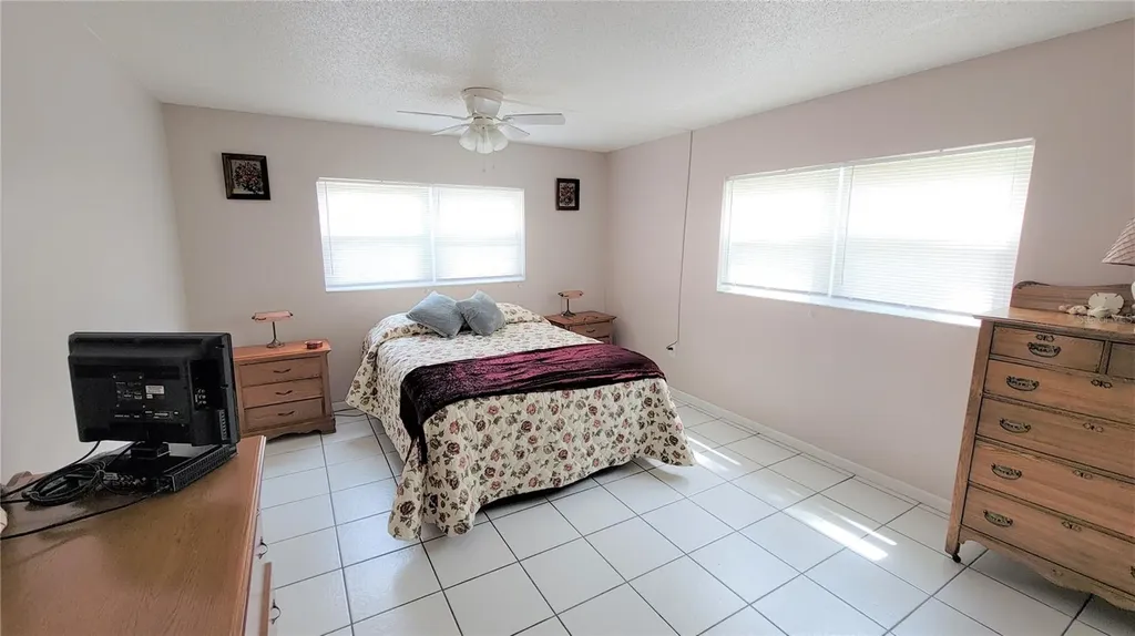 2727 75th Street W Bradenton FL 34209