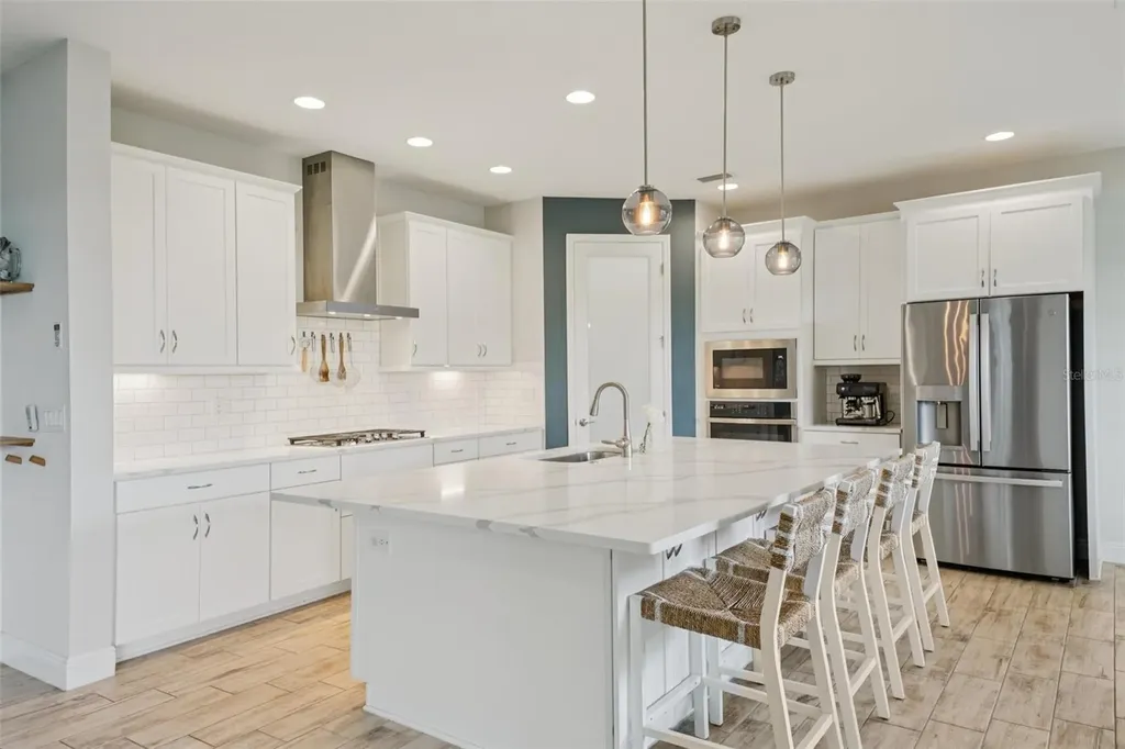 6169 Golden Nettle Drive Apollo Beach FL 33572
