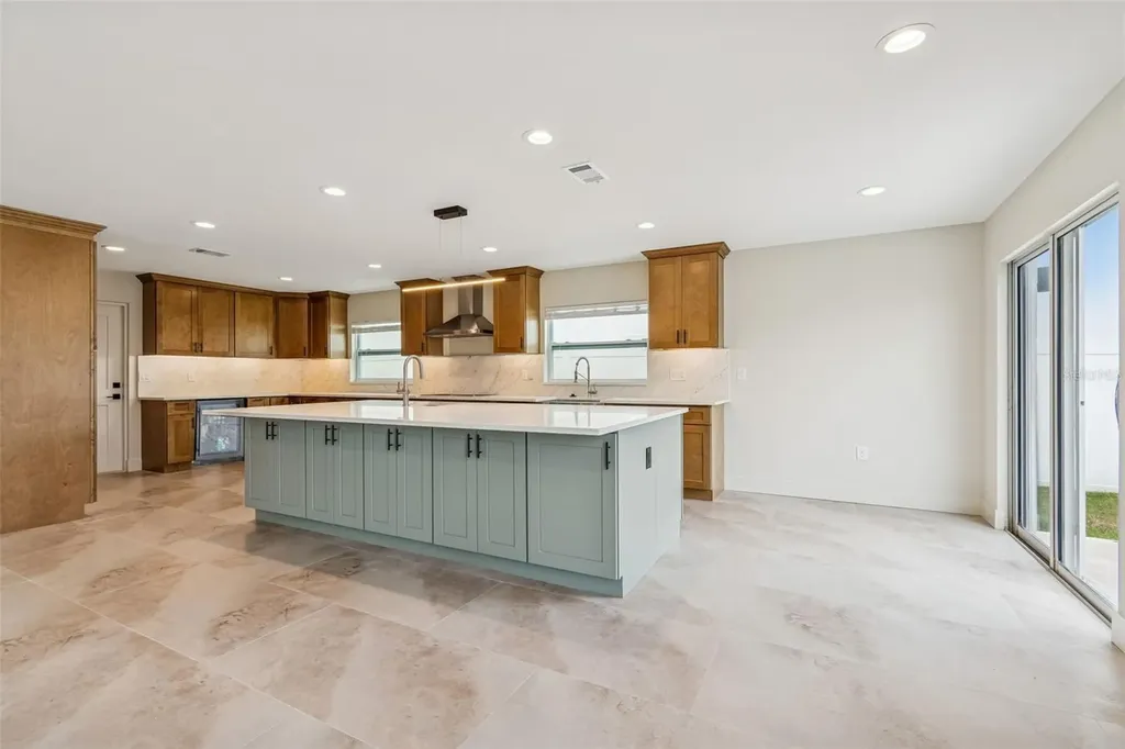 3921 Versailles Drive Tampa FL 33634