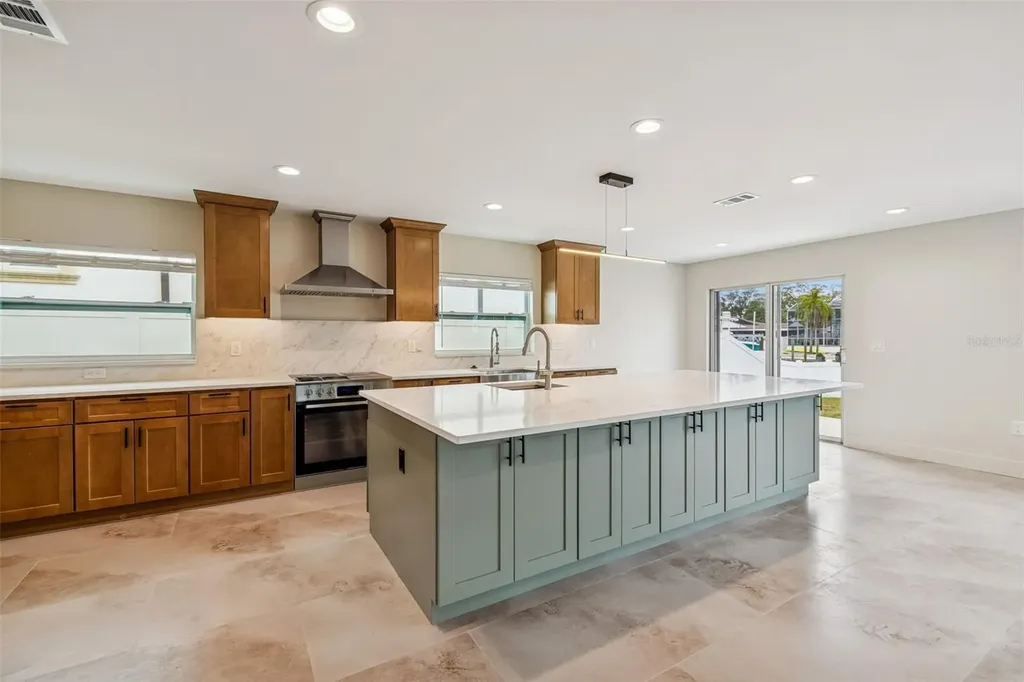 3921 Versailles Drive Tampa FL 33634