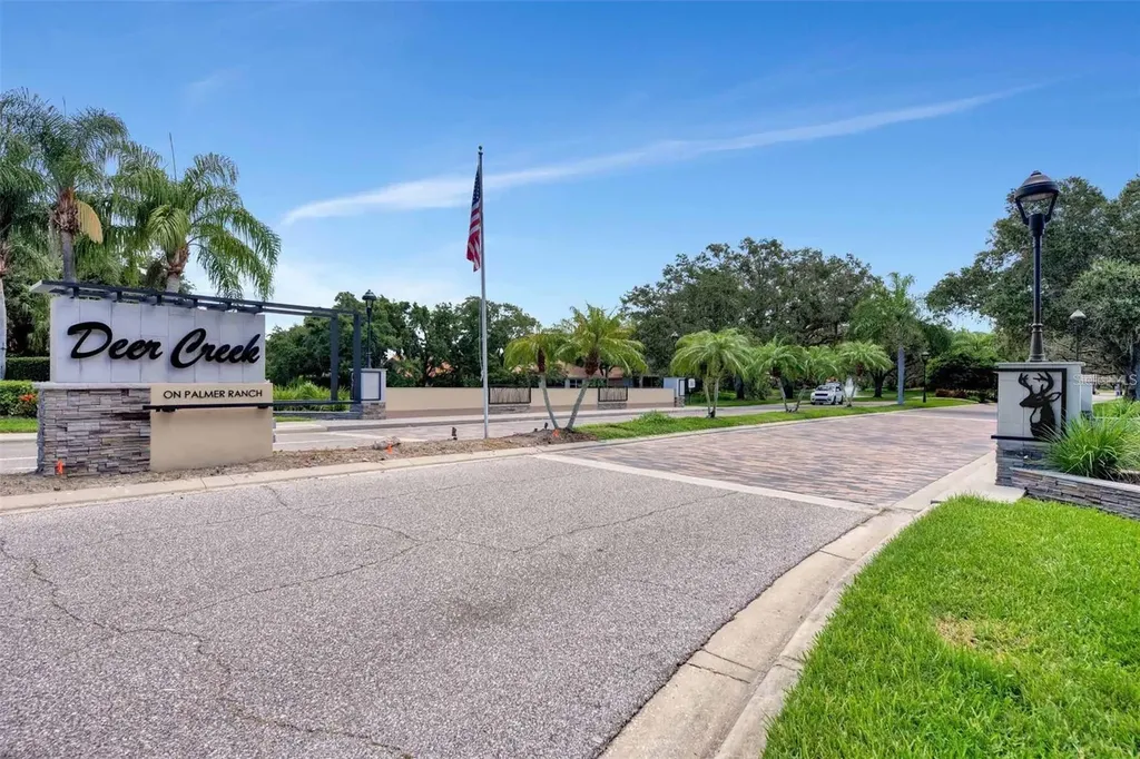 8684 Woodbriar Drive Sarasota FL 34238