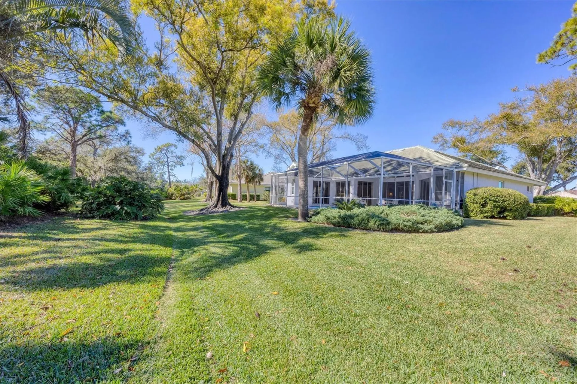 8684 Woodbriar Drive Sarasota FL 34238