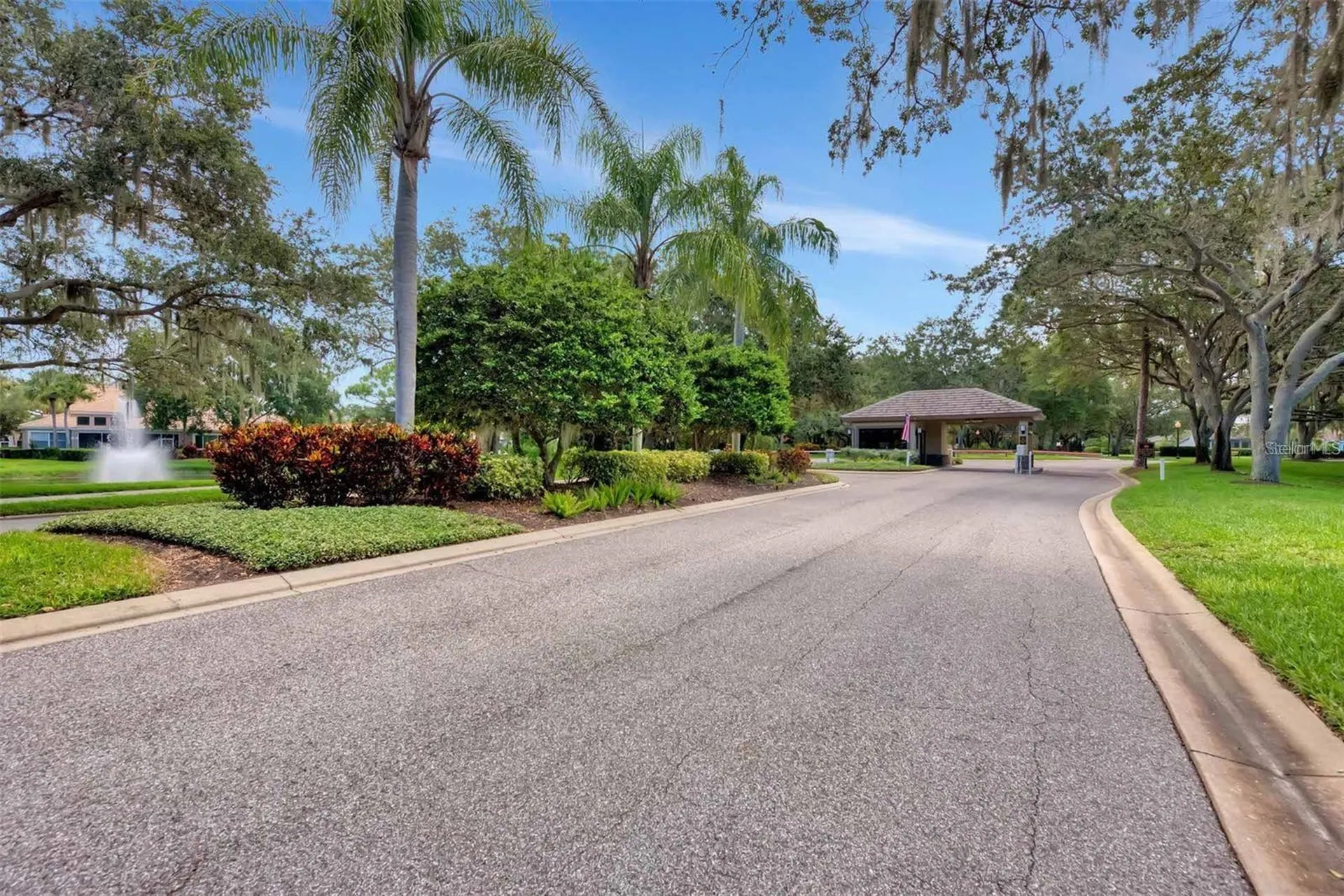 8684 Woodbriar Drive Sarasota FL 34238