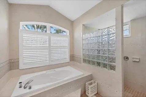 8684 Woodbriar Drive Sarasota FL 34238