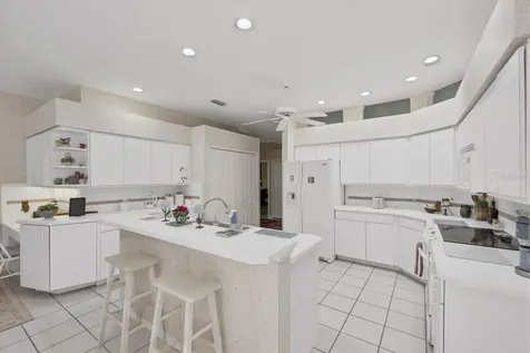 8684 Woodbriar Drive Sarasota FL 34238