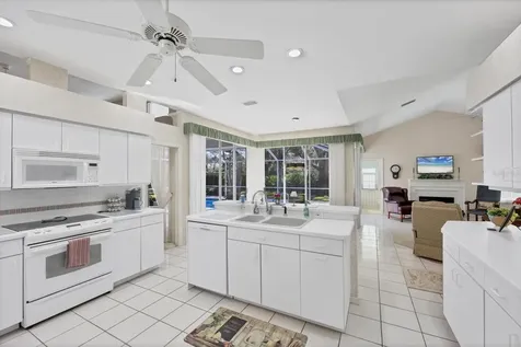 8684 Woodbriar Drive Sarasota FL 34238