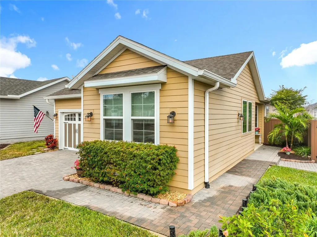 383 Alcove Drive Groveland FL 34736