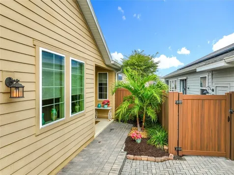 383 Alcove Drive Groveland FL 34736