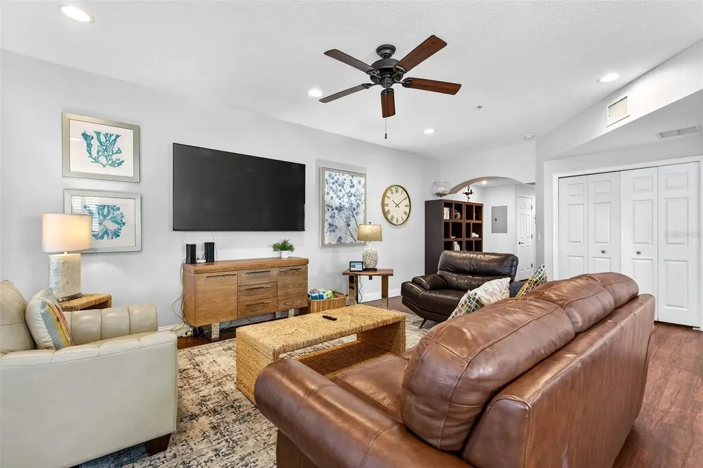 255 104th Avenue Treasure Island FL 33706