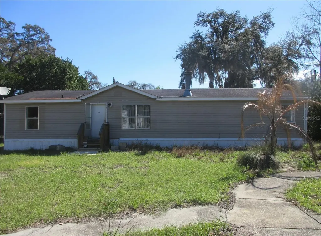 18601 SE 24th Lane Ocklawaha FL 32179