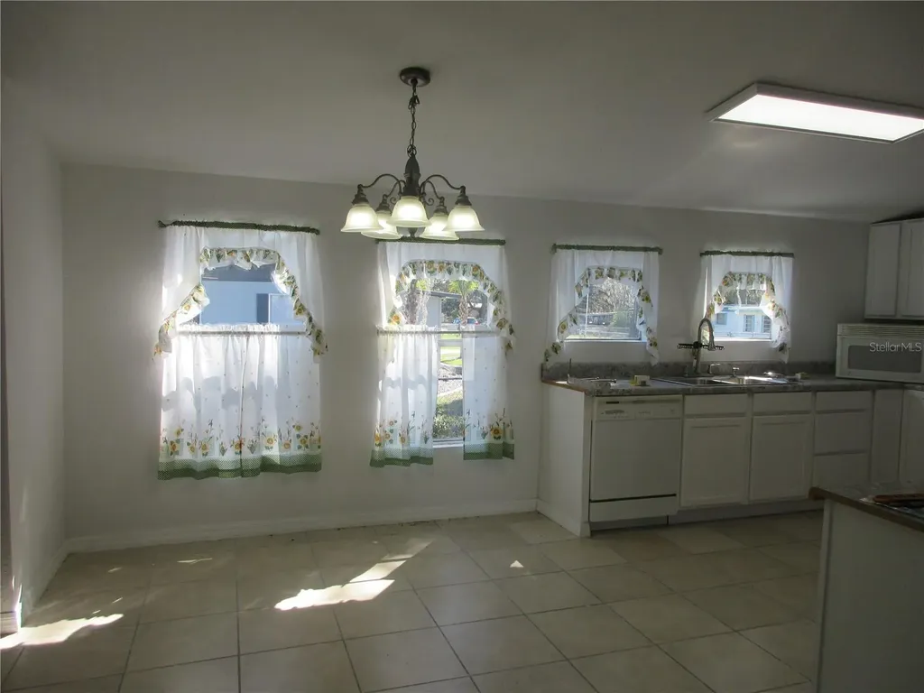 18601 SE 24th Lane Ocklawaha FL 32179