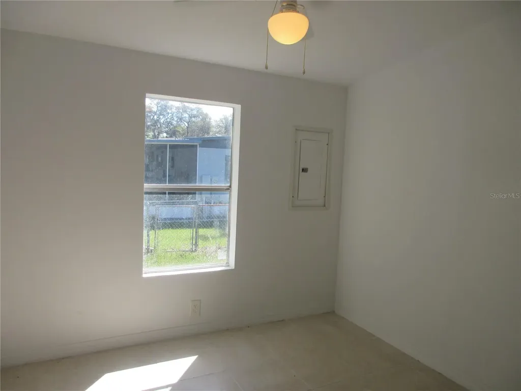 18601 SE 24th Lane Ocklawaha FL 32179
