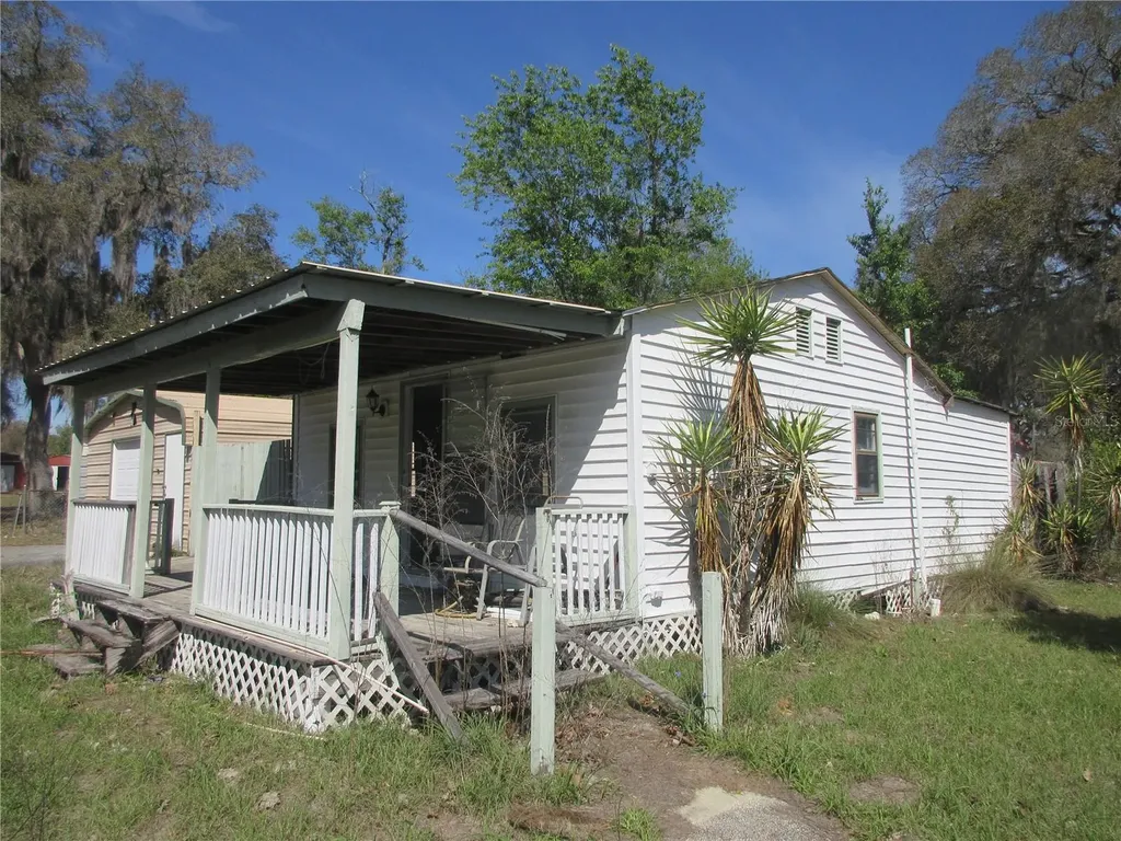 18601 SE 24th Lane Ocklawaha FL 32179