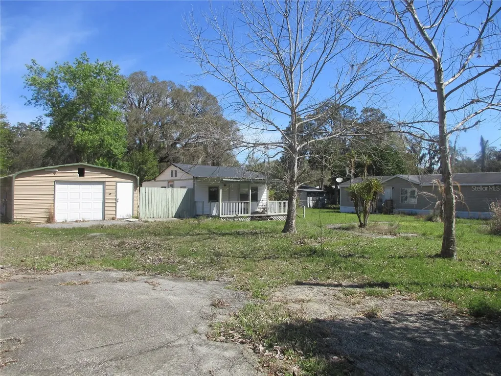 18601 SE 24th Lane Ocklawaha FL 32179