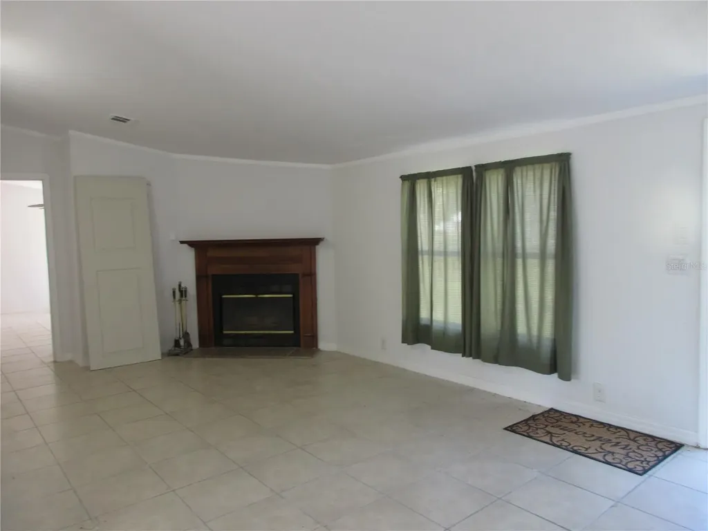 18601 SE 24th Lane Ocklawaha FL 32179