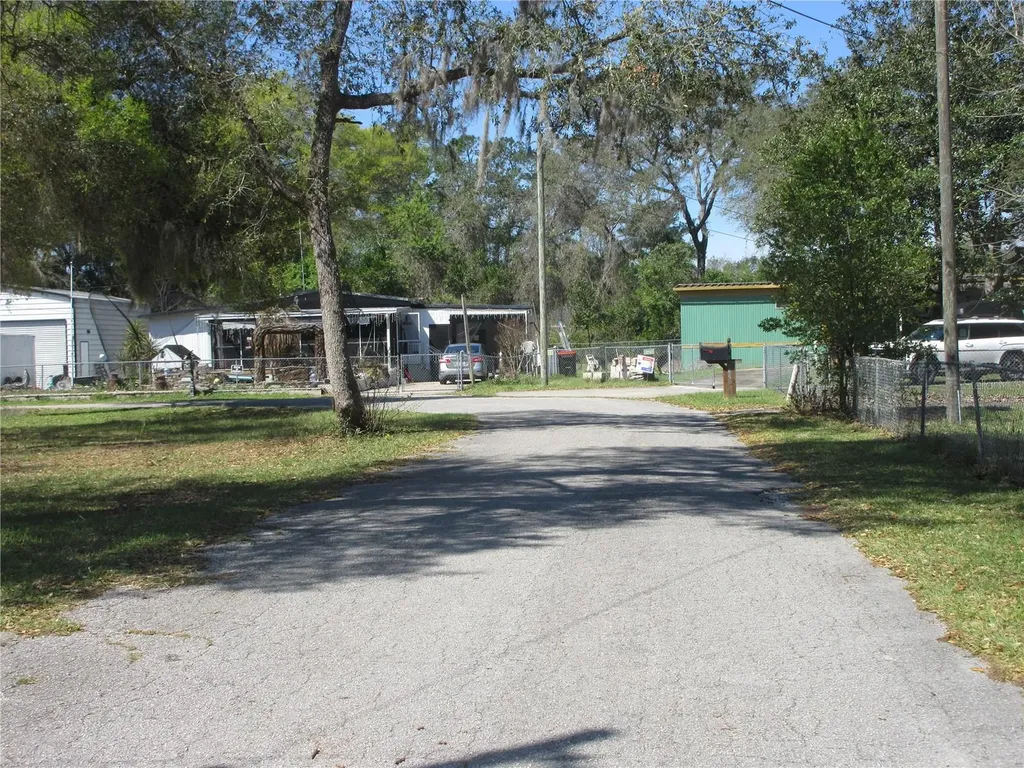 18601 SE 24th Lane Ocklawaha FL 32179
