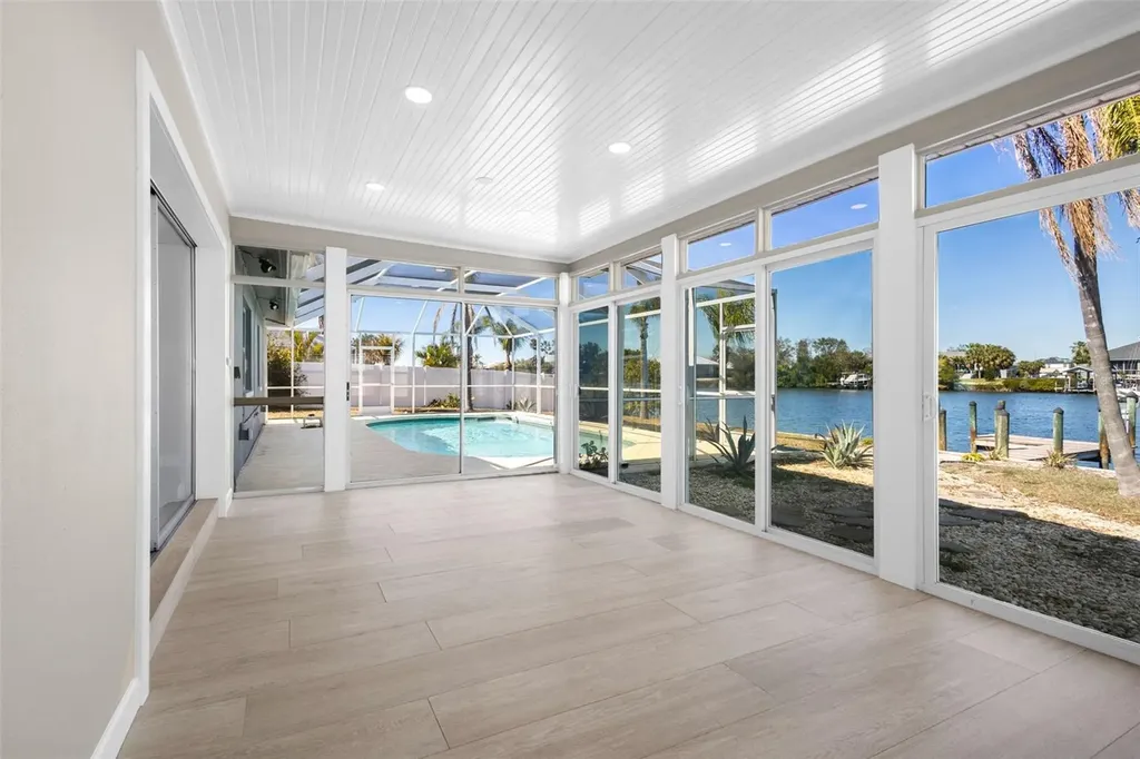 729 Spanish Main Drive Apollo Beach FL 33572