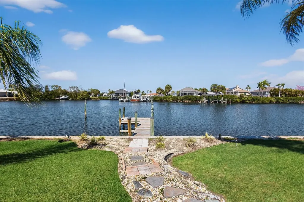 729 Spanish Main Drive Apollo Beach FL 33572