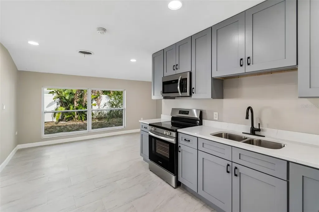 729 Spanish Main Drive Apollo Beach FL 33572