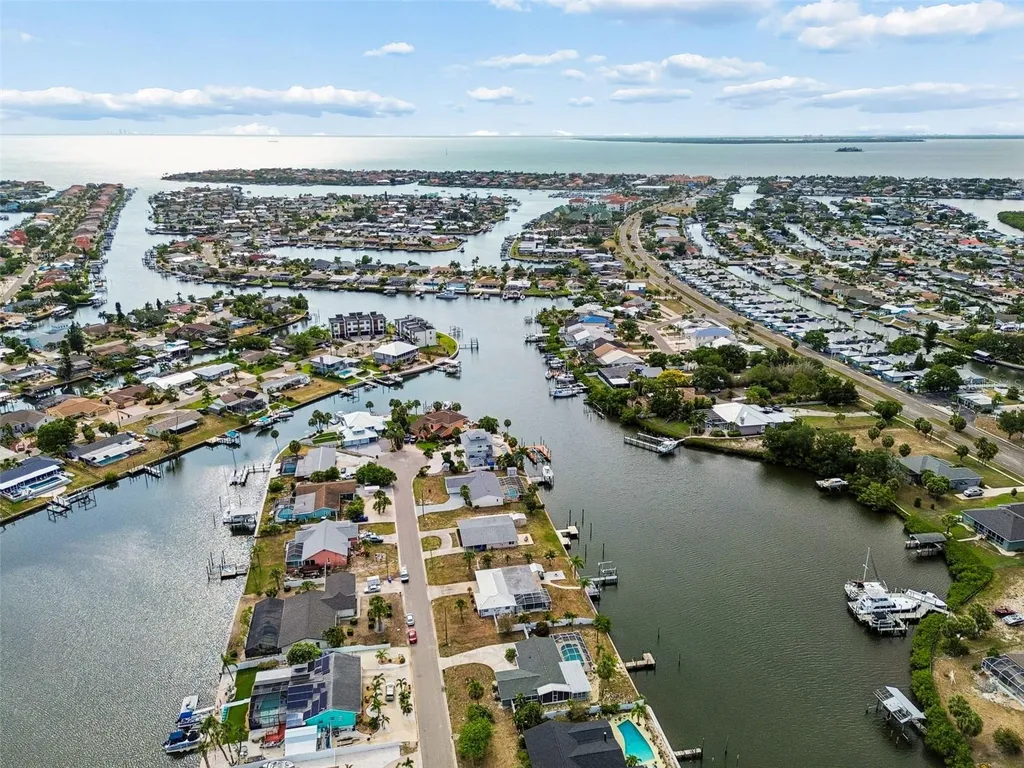 729 Spanish Main Drive Apollo Beach FL 33572