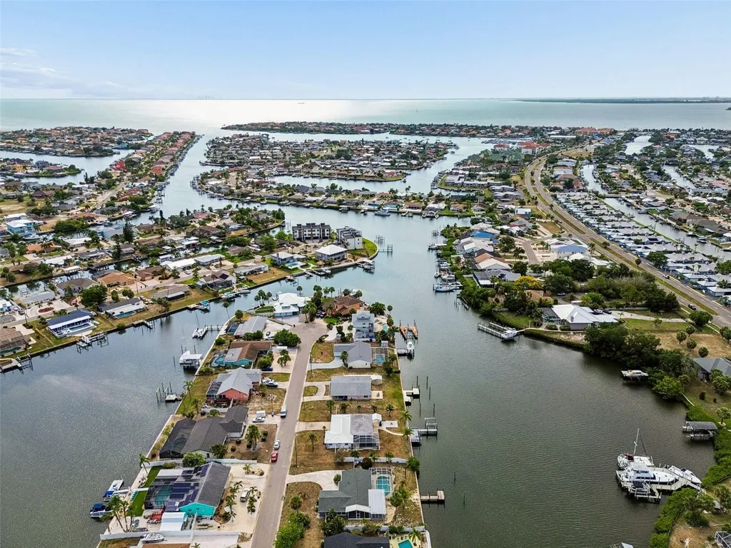 729 Spanish Main Drive Apollo Beach FL 33572
