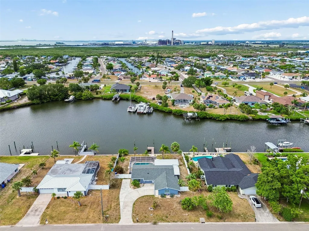 729 Spanish Main Drive Apollo Beach FL 33572
