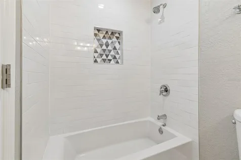 729 Spanish Main Drive Apollo Beach FL 33572