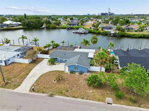 729 Spanish Main Drive Apollo Beach FL 33572