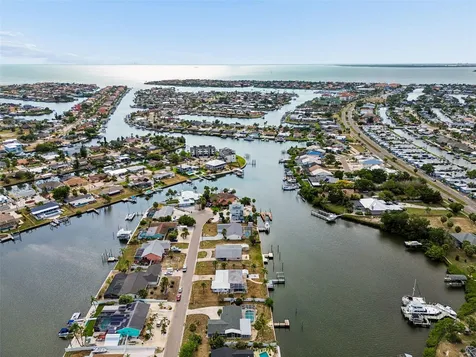 729 Spanish Main Drive Apollo Beach FL 33572