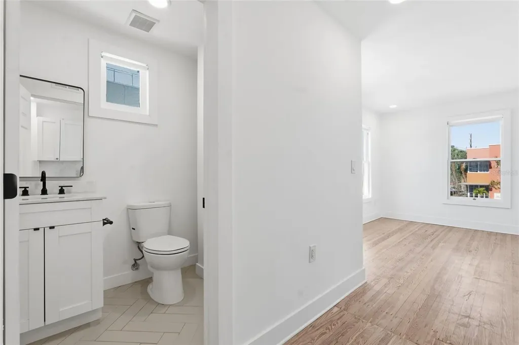 326 6th Avenue N St Petersburg FL 33701