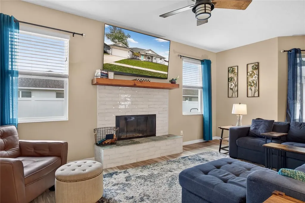 36452 Grand Island Oaks Circle Grand Island FL 32735