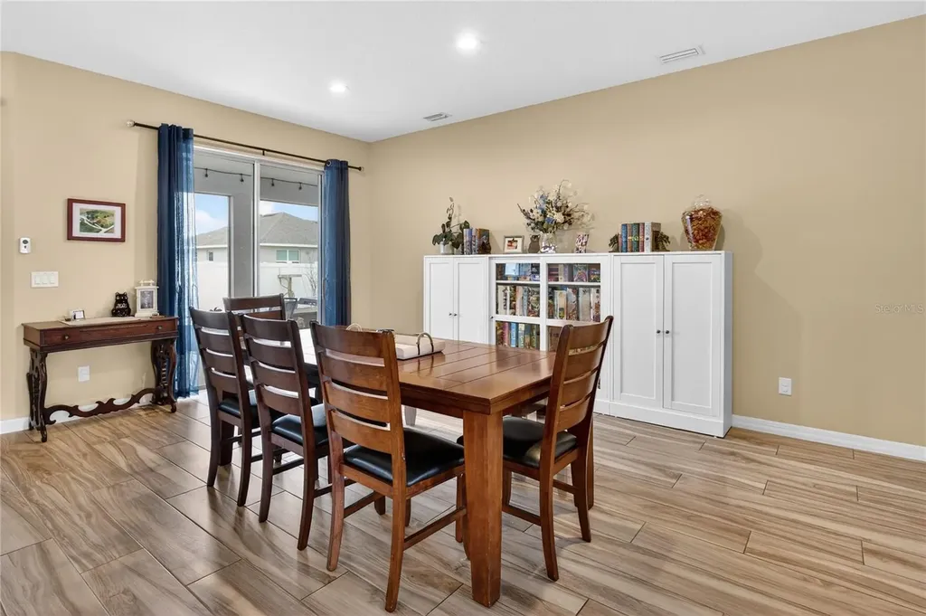 36452 Grand Island Oaks Circle Grand Island FL 32735