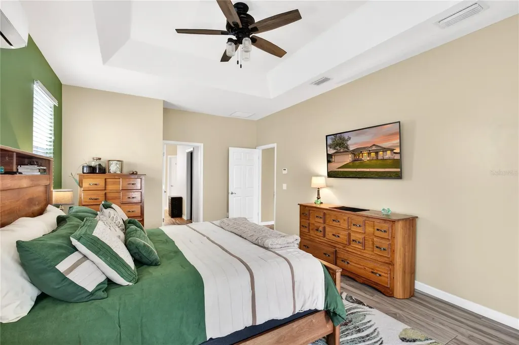 36452 Grand Island Oaks Circle Grand Island FL 32735