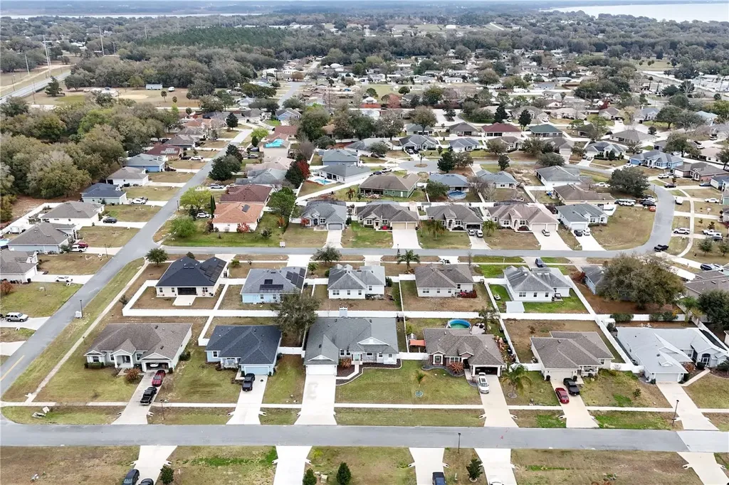 36452 Grand Island Oaks Circle Grand Island FL 32735