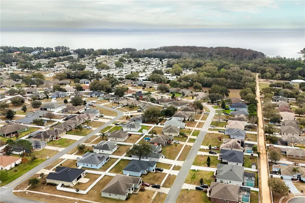 36452 Grand Island Oaks Circle Grand Island FL 32735
