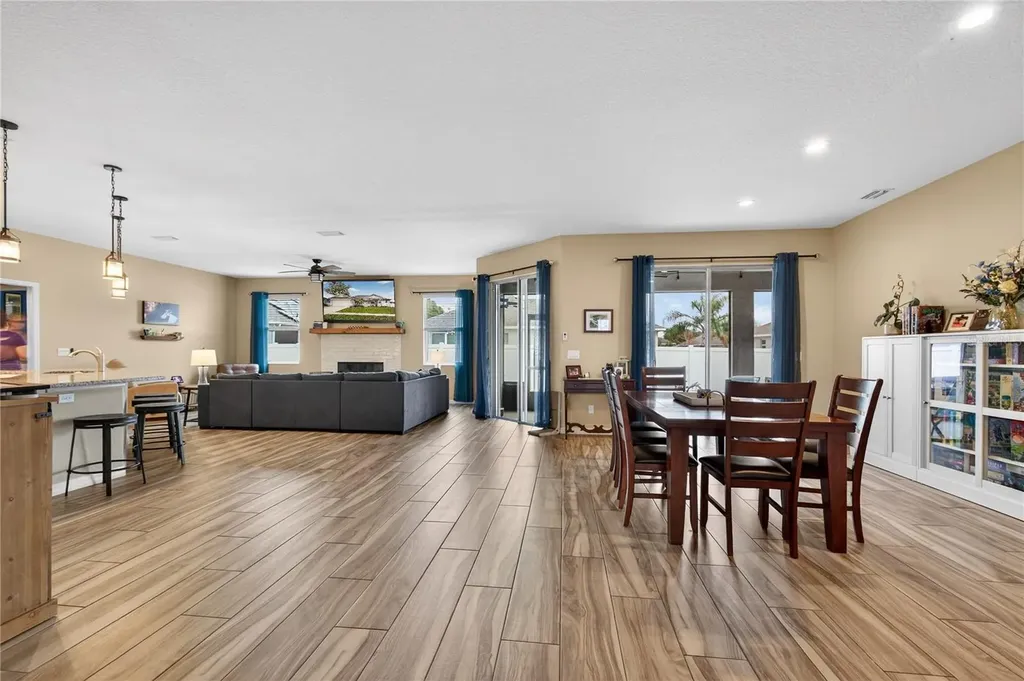 36452 Grand Island Oaks Circle Grand Island FL 32735
