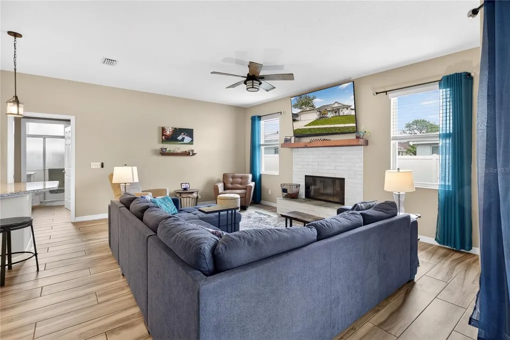 36452 Grand Island Oaks Circle Grand Island FL 32735