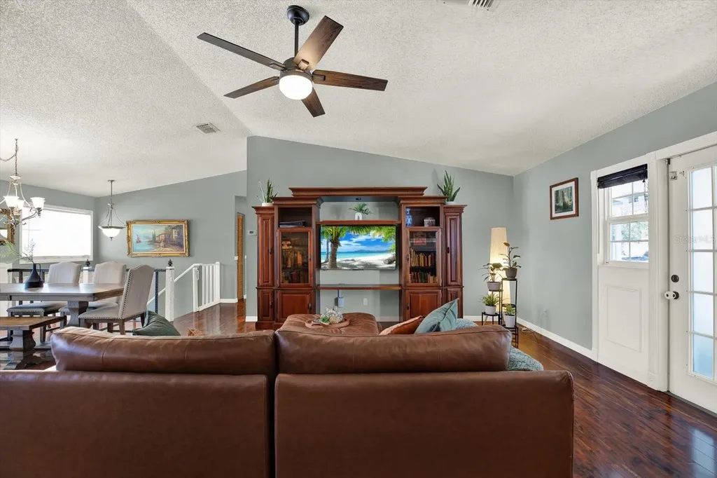 4941 Cardinal Trail Palm Harbor FL 34683