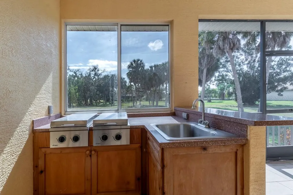 6197 9th Avenue Circle NE Bradenton FL 34212