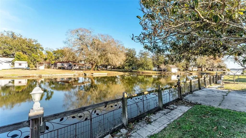5717 Lake Grove Drive Lakeland FL 33809