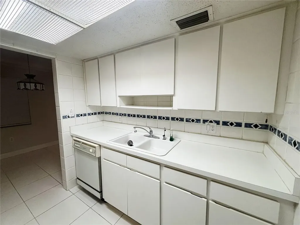 4718 Christa Court Tampa FL 33614
