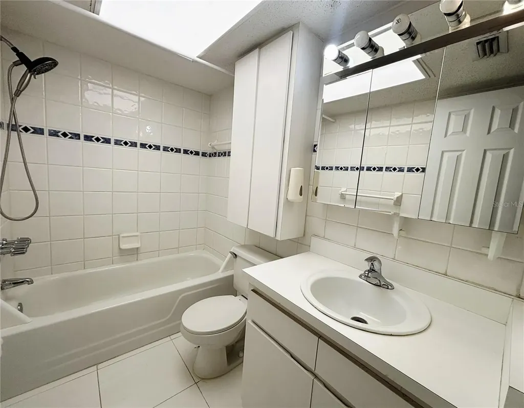 4718 Christa Court Tampa FL 33614