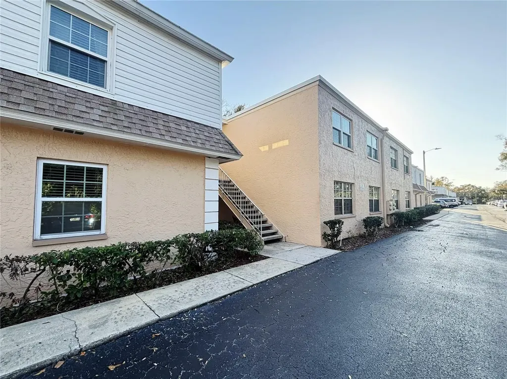 4718 Christa Court Tampa FL 33614