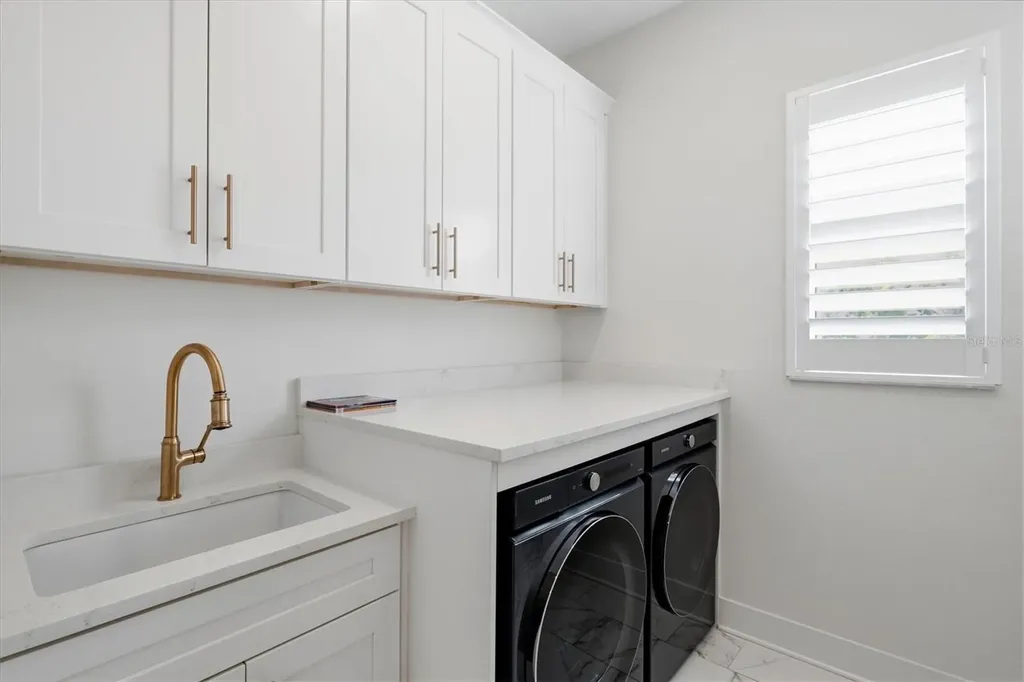 6152 Lungo Lago Drive Sarasota FL 34241
