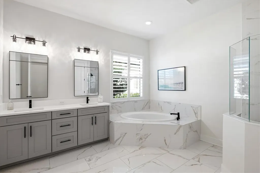 6152 Lungo Lago Drive Sarasota FL 34241