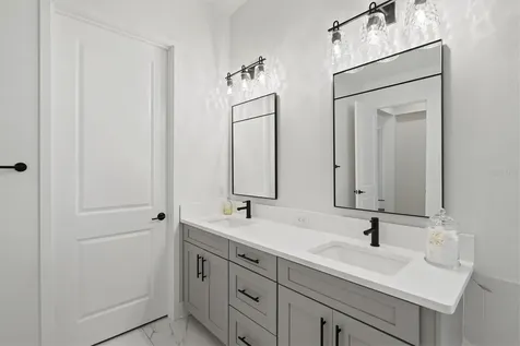 6152 Lungo Lago Drive Sarasota FL 34241