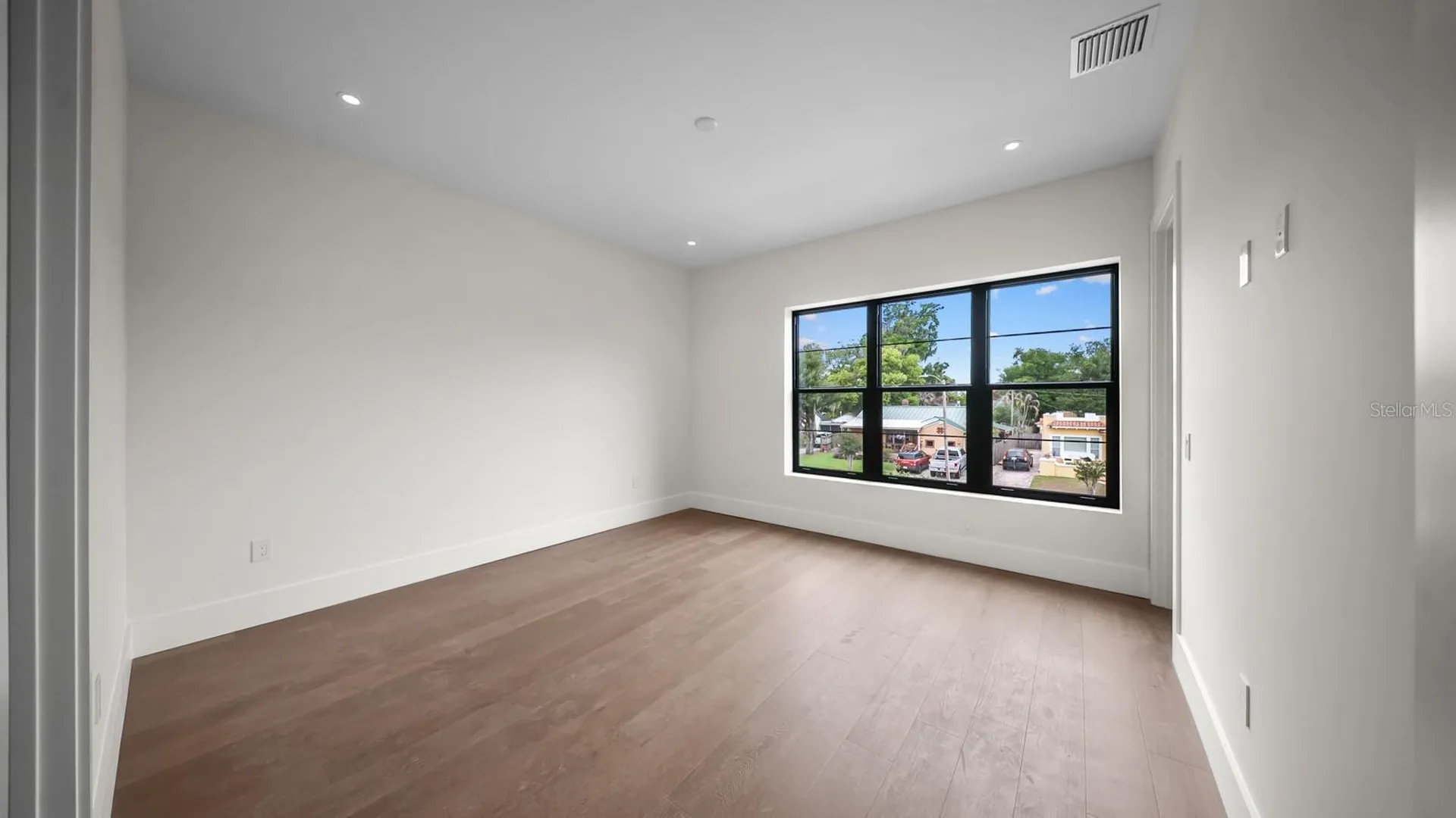 1833 Baylarian Boulevard Orlando FL 32806