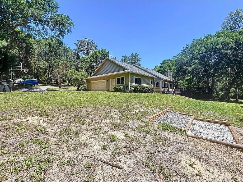16224 Iola Woods Trail Dade City FL 33523